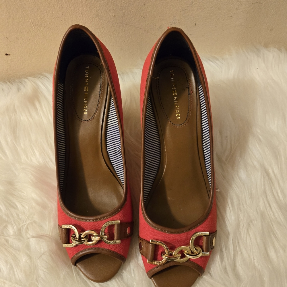 Tommy Hilfiger Red Brown Peep Toe Wedge Heels Size 7 M